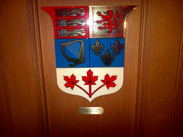 The Canadian Royal Standard as a crest