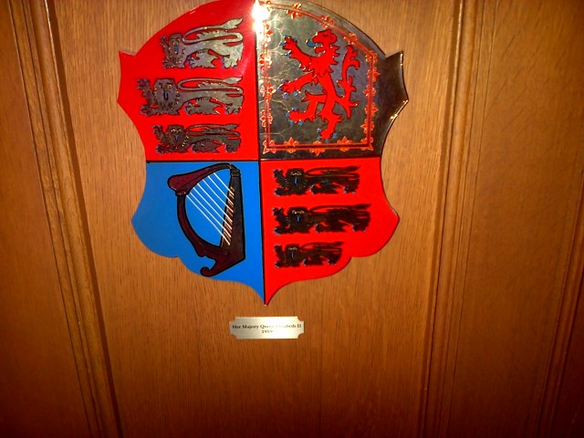 The British Royal Standard as a crest